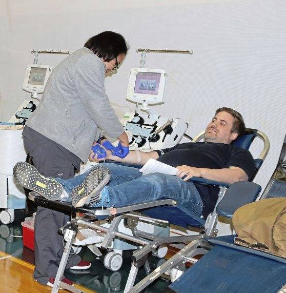 Hampton school board members roll up their sleeves for blood drive