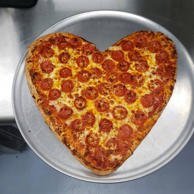 2242388_web1_top_10_valentines_day_local_sienna_pizza_heart