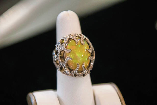 2263668_web1_gtr-lo-Jeweler011-020320