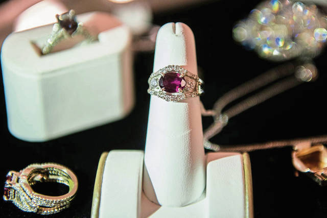 2263668_web1_gtr-lo-Jeweler012-020320