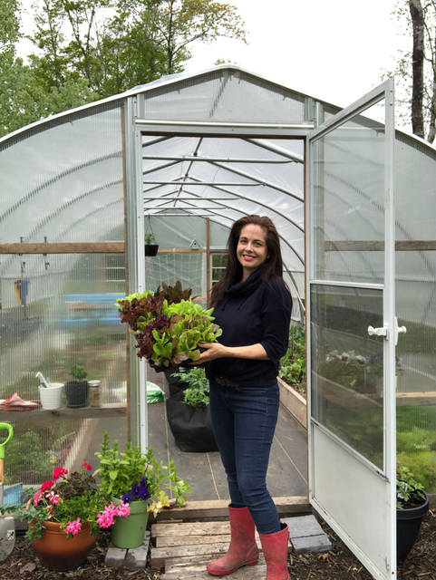 2276729_web1_winter_vegetable_growing_4