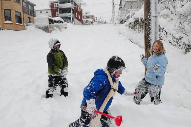 2277054_web1_ptr-snowmageddon-014
