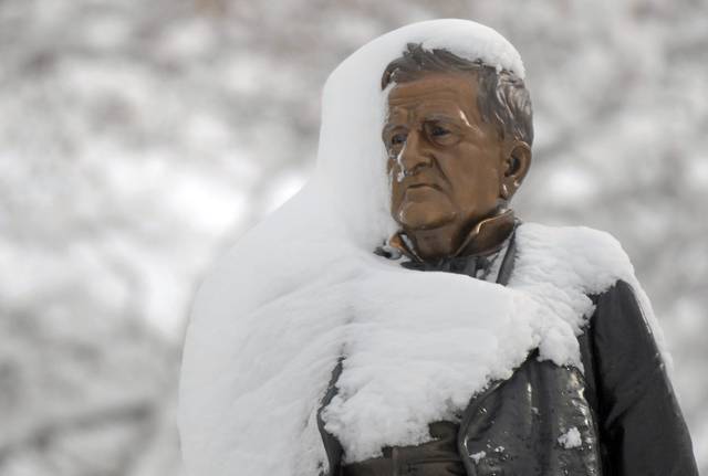 2277054_web1_ptr-snowmageddon-015