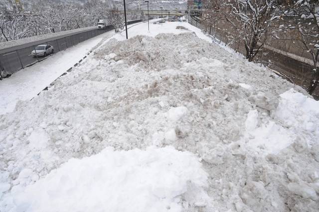 2277054_web1_ptr-snowmageddon-070