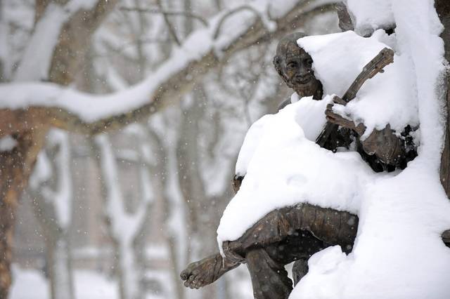 2277054_web1_ptr-snowmageddon-073