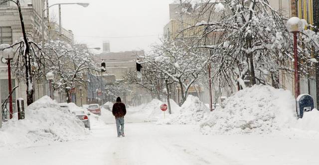2277054_web1_ptr-snowmageddon-077