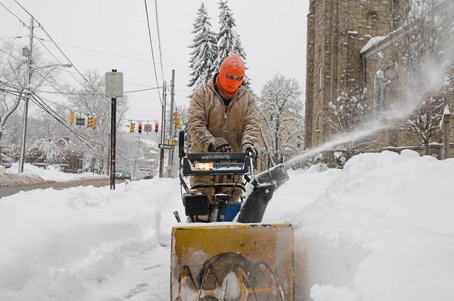 2277054_web1_ptr-snowmageddon-082