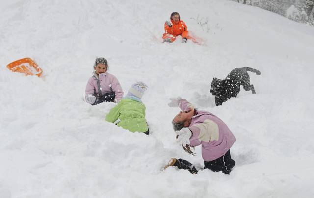 2277054_web1_ptr-snowmageddon-083