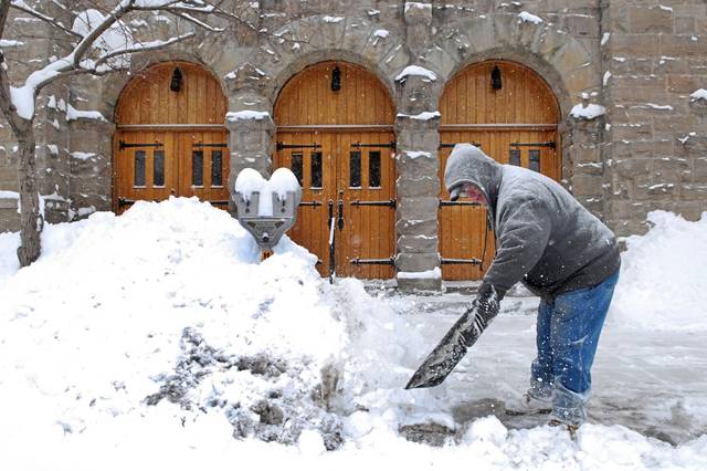 2277054_web1_ptr-snowmageddon-092