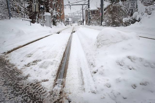 2277054_web1_ptr-snowmageddon-093