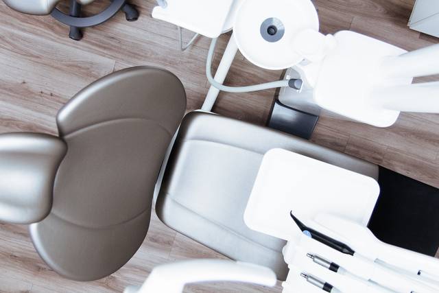 2283729_web1_DentistChair