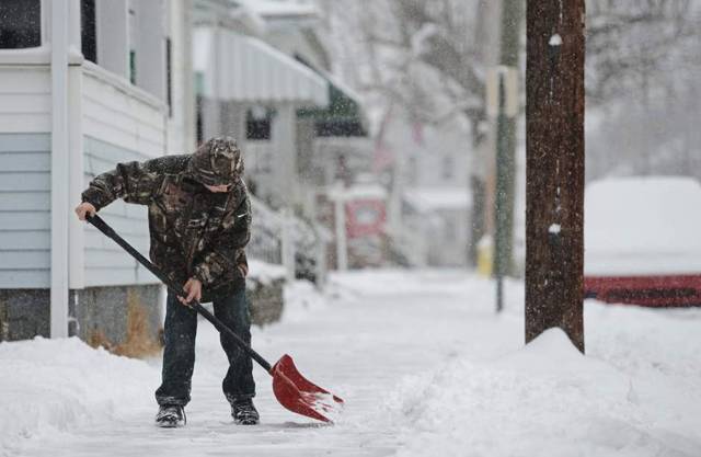 2288933_web1_snow