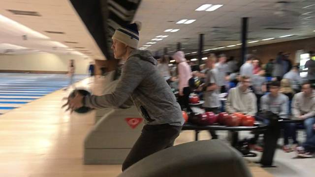 2310102_web1_vnd-bowlingforeli2-012720