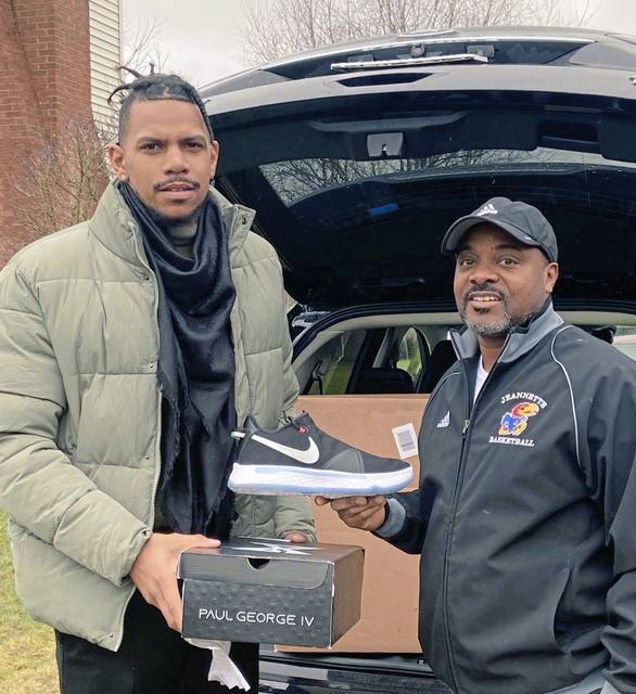 Westmoreland County basketball notebook: Terrelle Pryor buys new Nikes for Jeannette boys