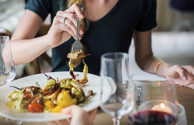 2316360_web1_web-dining
