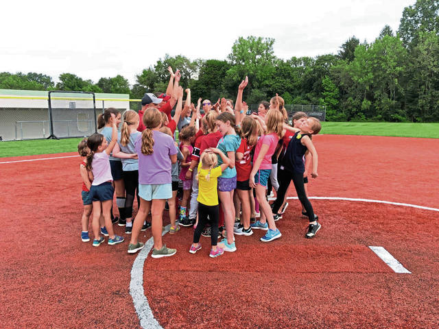 Fox Chapel Area softball hosting kickoff clinic for second year