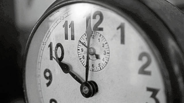 2332603_web1_clock-1031503_1280