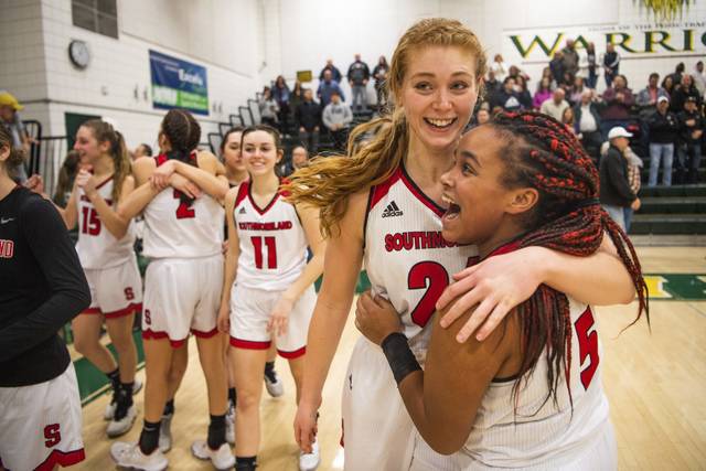 Undefeated Southmoreland girls survive stern test from Freeport<span class="headline-video">Video <i class="fa-solid fa-circle-play"></i></span>