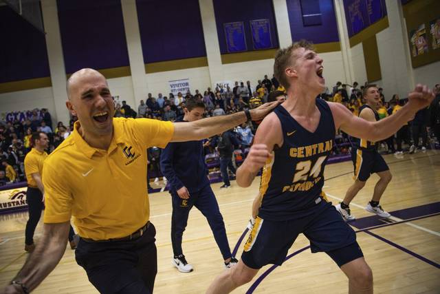 Central Catholic boys upset No. 2 Fox Chapel in WPIAL quarterfinals