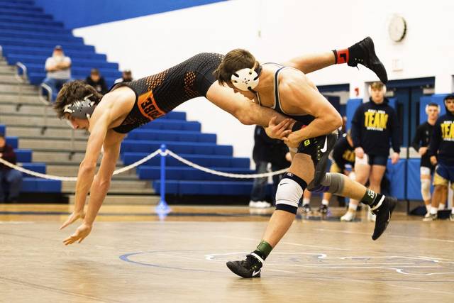 Top wrestlers earn berths to WPIAL Class AAA wrestling tournament