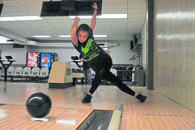 Shaler bowlers handle pressure, qualify for regionals