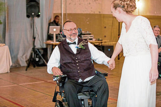 2374684_web1_ptr-MarkChristmanWebWeddingLeah-030820