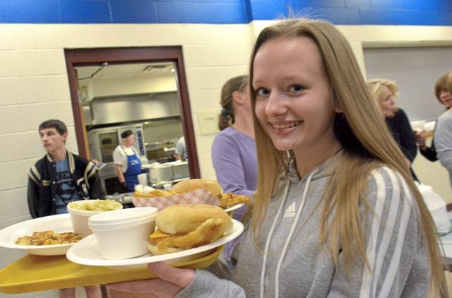 2407906_web1_Te-monroevillefishfry5-032120