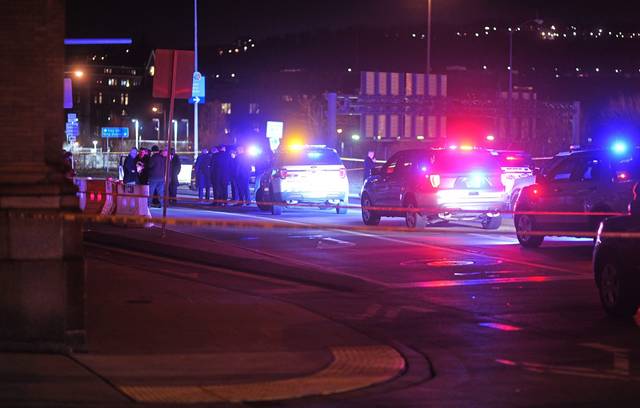 2412781_web1_ptr-officershotns-05-030620