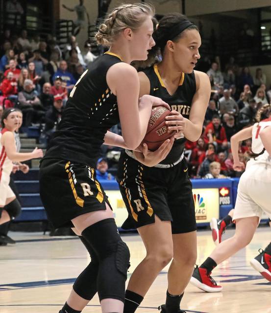 Everett takes down Riverview girls in PIAA 1st round