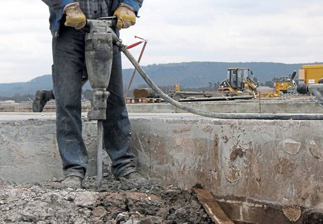 Turning lane closed for 1 day for utility work along Babcock Boulevard in Ross