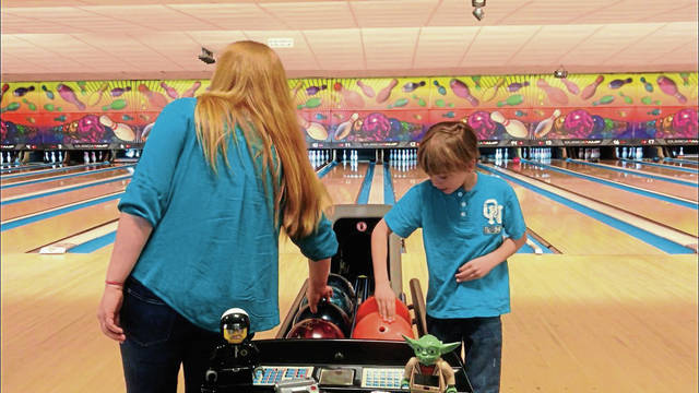 2417270_web1_vnd-bowlingforblessings3-030920