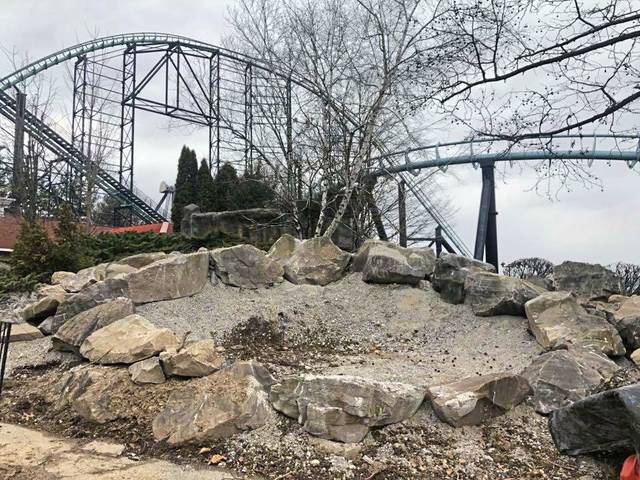 2425228_web1_ptr-KennywoodFlowerClock-031020