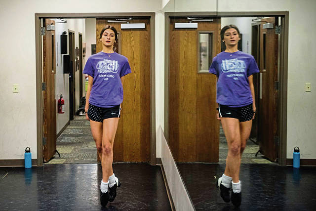 2431727_web1_gtr-irishdancer003-031720