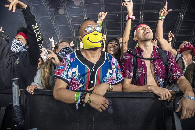 2433363_web1_ptr-Coachella19-031120