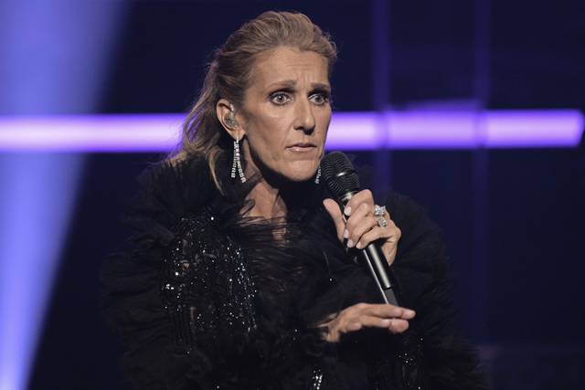 2434870_web1_Celine_Dion_in_Concert_-_Los_Angeles_40585.jpg-61838