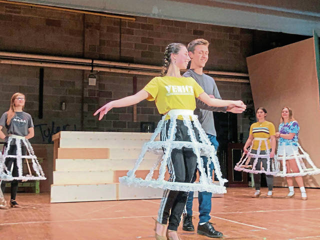 2436860_web1_sig-carlmusical-031920