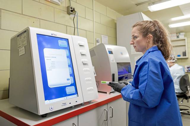 2446336_web1_Pennsylvania-coronavirus-testing-07