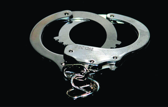 2462793_web1_Handcuffs5