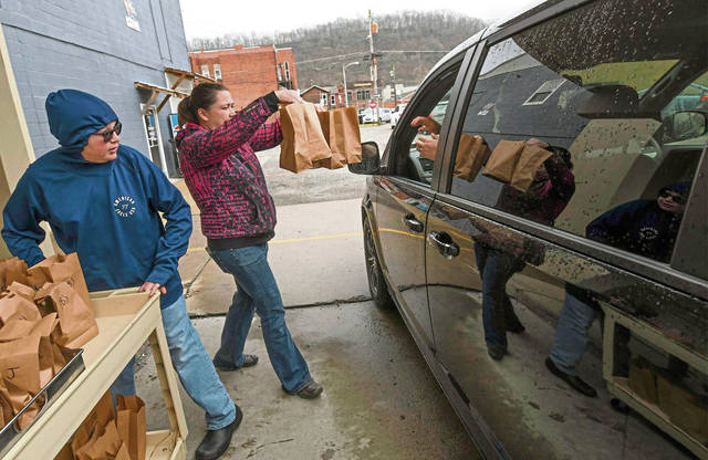 2463782_web1_VND-FeedingFreeport01-031820