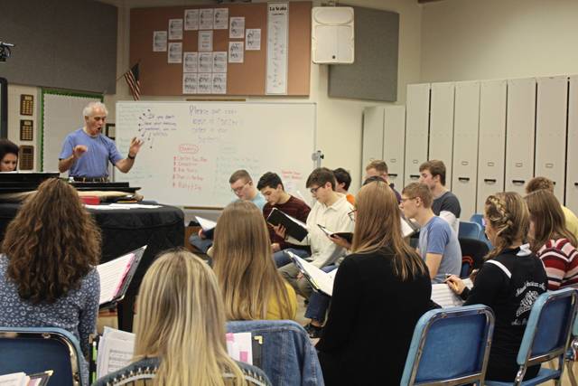 2468948_web1_gtr-RCBLatConcert-120819