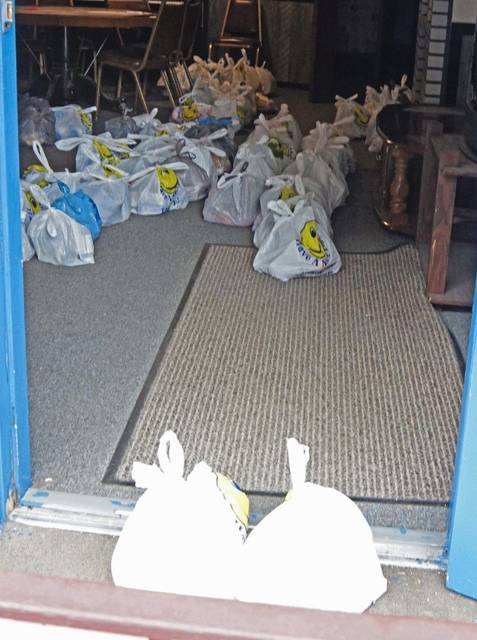 2483452_web1_vnd-NatronaFoodDistribution3-032220