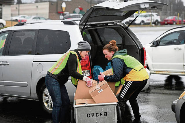 2487897_web1_ptr-fooddistribution2-032420