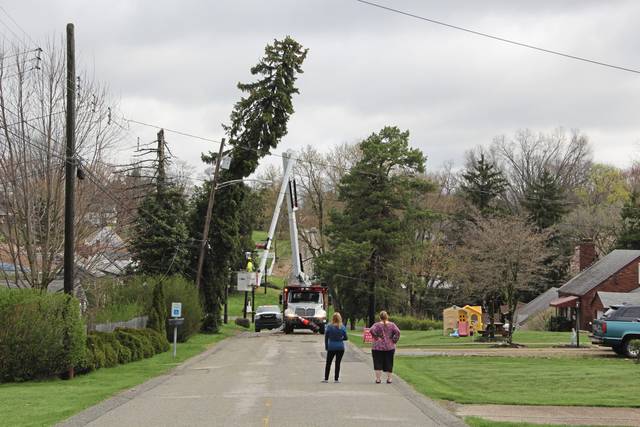 2536766_web1_te-stormdamage01-041620