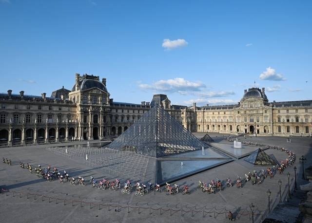 2555318_web1_AP20105421643288