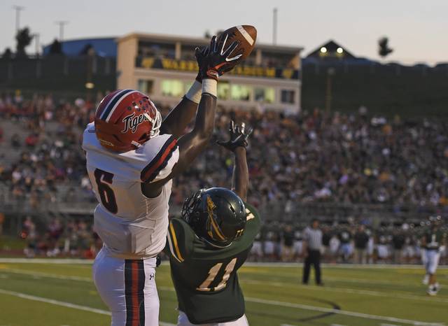 McKeesport’s Deamontae Diggs signs with Youngstown State