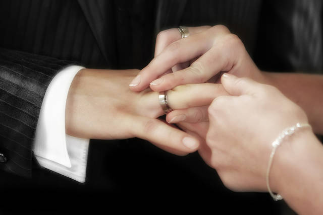 2567303_web1_ptr-weddingring