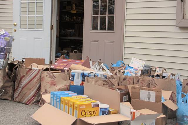 North Hills charity collecting, distributing free food to families struggling amid shutdown