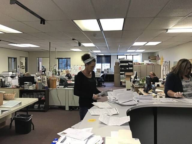 2571008_web1_gtr-MailinBallots