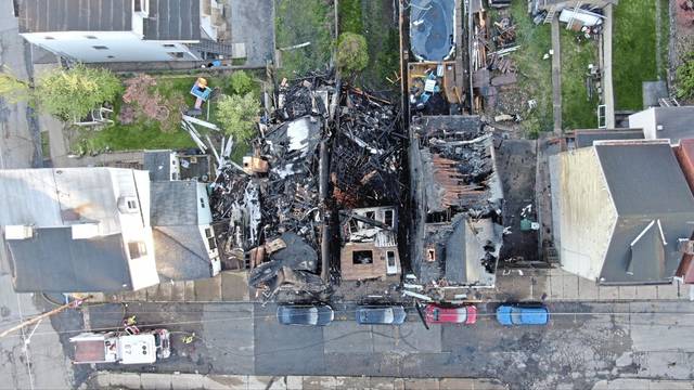 2575916_web1_ptr-LawrencevilleFire3-042220