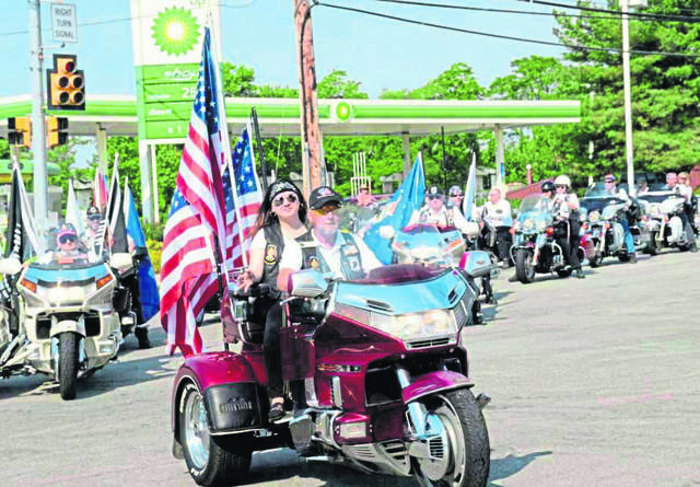 2578692_web1_te-memdayparade01-052319